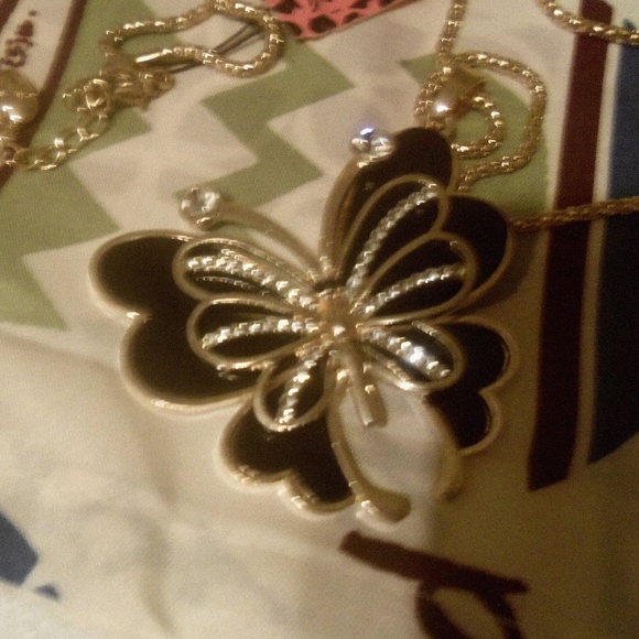 Black Butterfly necklace - Picture 4 of 5